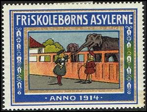 DK 1914-44/4 — Children at the zoo (elephant)